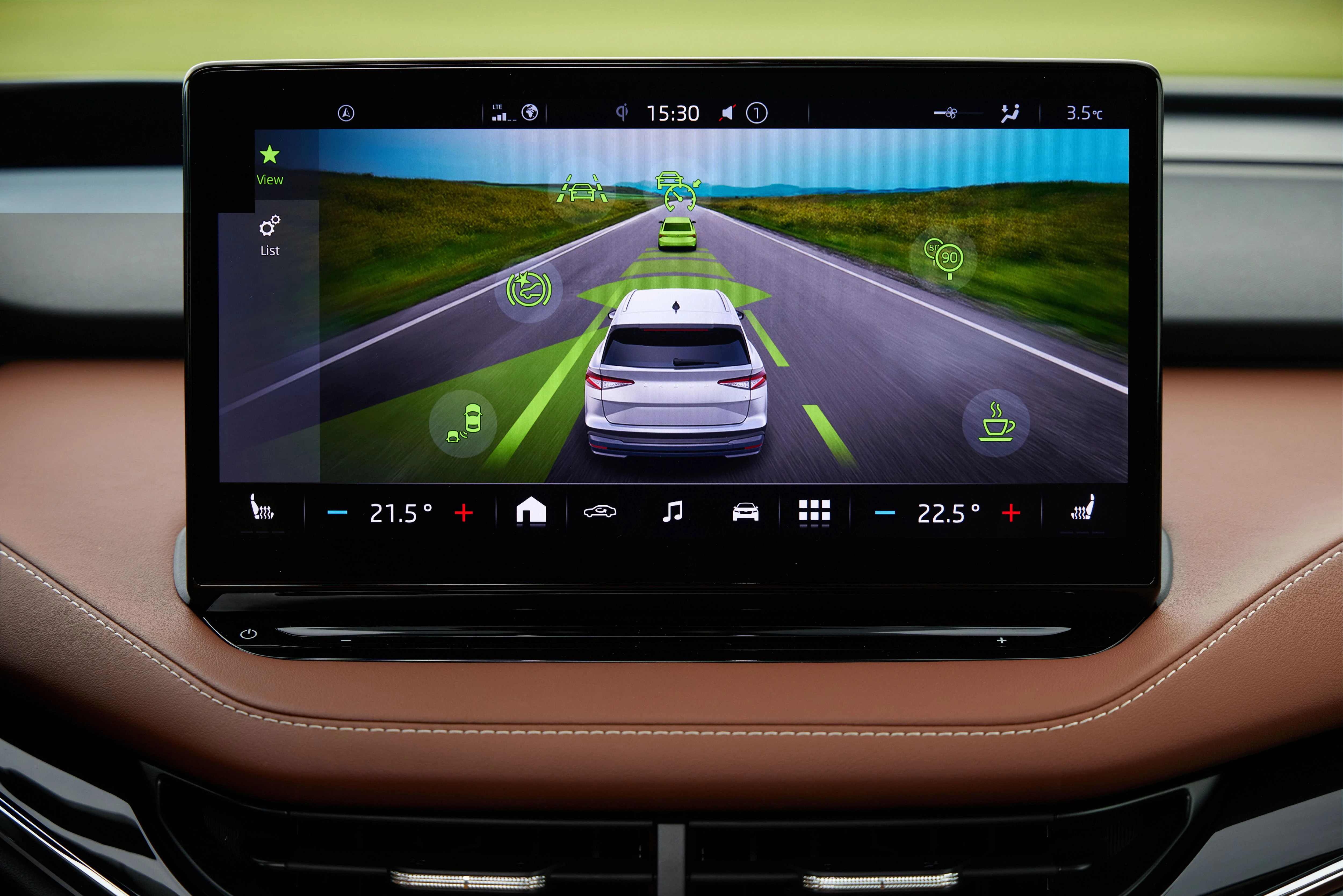 13” touchscreen infotainment display